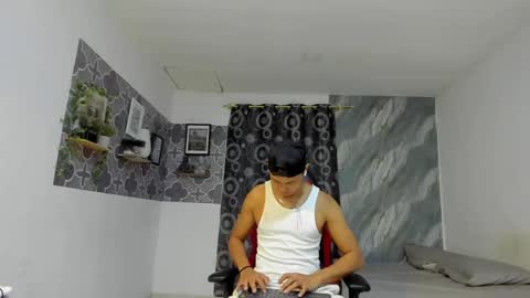 Snapshot of son_hades chatting on April 8, 3:39 am son_hades online show from April 8, 3:39 am