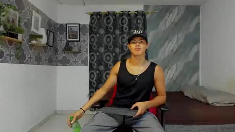 Snapshot of son_hades chatting on April 19, 3:50 am son_hades online show from April 19, 3:50 am