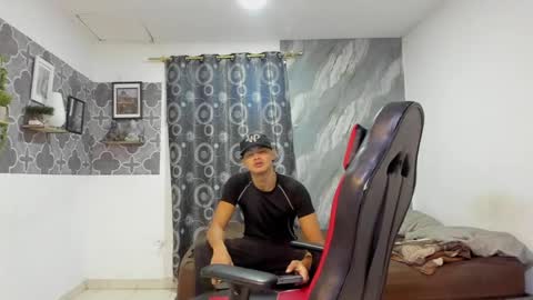 Snapshot of son_hades chatting on May 10, 3:50 pm son_hades online show from May 10, 3:50 pm