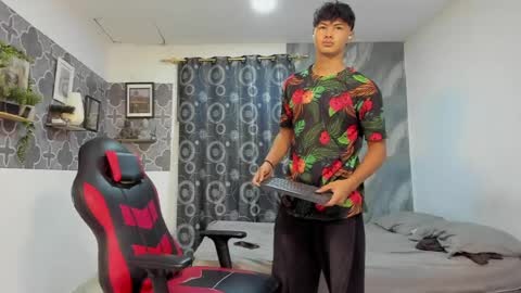 Snapshot of son_hades chatting on May 20, 4:13 pm son_hades online show from May 20, 4:13 pm