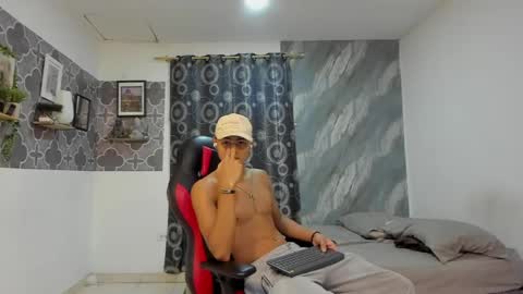 Snapshot of son_hades chatting on May 22, 4:34 pm son_hades online show from May 22, 4:34 pm