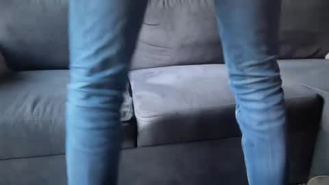 Sondages online show from February 11, 8:19 am