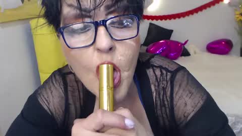 sondrariddle online show from February 22, 10:42 pm