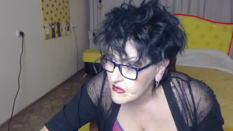sondrariddle online show from February 17, 1:02 am