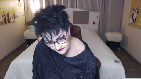 sondrariddle online show from May 28, 7:00 pm