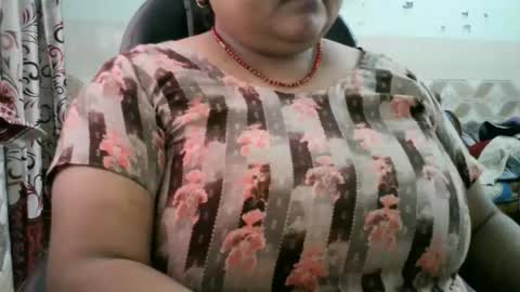 soni88888 online show from May 18, 4:18 am
