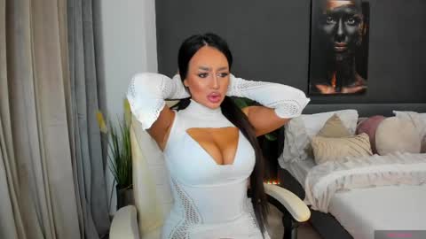 Sonia  Rey online show from May 8, 6:35 pm