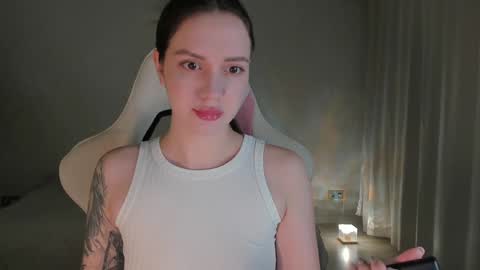 sonia_moon_ online show from December 6, 1:18 am