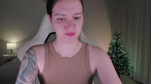 sonia_moon_ online show from December 11, 1:37 am