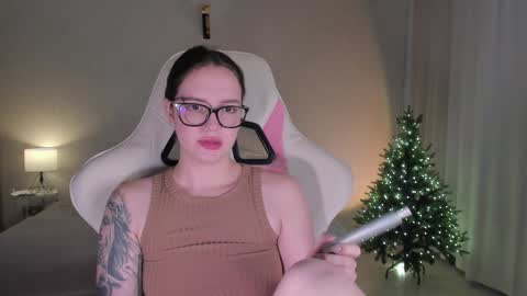 sonia_moon_ online show from December 11, 4:39 am