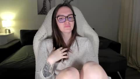 sonia_moon_ online show from March 3, 4:36 am