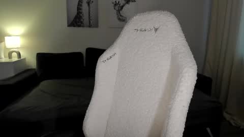 sonia_moon_ online show from March 6, 5:24 am