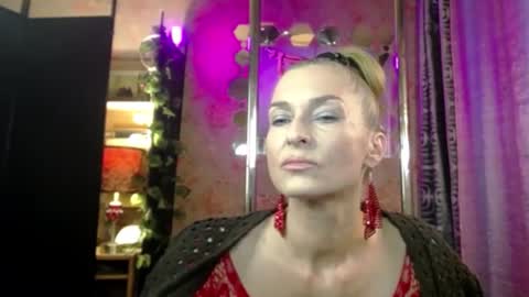 Sonia online show from May 18, 1:50 pm