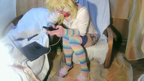 Snapshot of soniahiddencd chatting on February 13, 11:12 pm SoniaHiddenCD online show from February 13, 11:12 pm