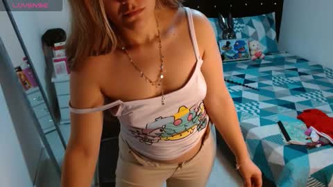 sonialatin69 online show from September 13, 12:43 am