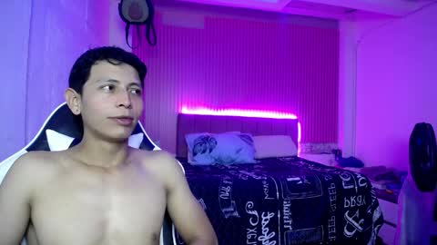 sonic_jess07 online show from April 30, 9:04 am