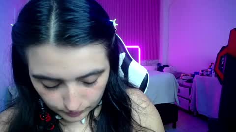 sonic_jess07 online show from May 10, 12:38 am