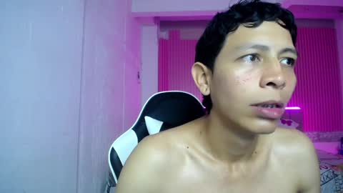 sonic_jess07 online show from May 13, 8:23 am