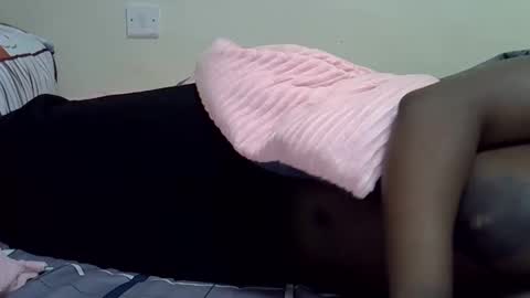 sonnia02 online show from December 16, 4:39 am