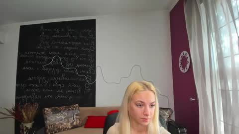 Snapshot of sonnysofia chatting on May 22, 5:47 am Sonya online show from May 22, 5:47 am