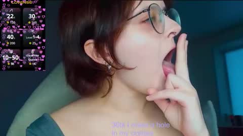 Snapshot of sonya_mikki chatting on December 20, 10:00 am Sonya online show from December 20, 10:00 am