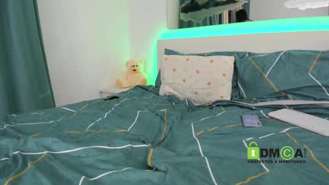 Snapshot of sonyaparadise937 chatting on February 21, 10:28 am SonyaParadise online show from February 21, 10:28 am