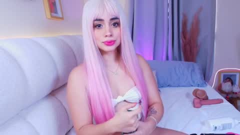 Snapshot of soph1a_roy chatting on April 7, 3:34 pm Sophia Roy online show from April 7, 3:34 pm