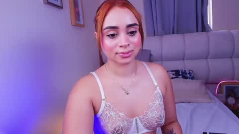 Snapshot of soph1a_roy chatting on May 5, 2:25 pm Sophia Roy online show from May 5, 2:25 pm