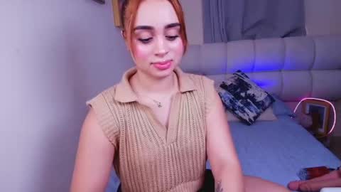 Snapshot of soph1a_roy chatting on May 16, 1:21 pm Sophia Roy online show from May 16, 1:21 pm