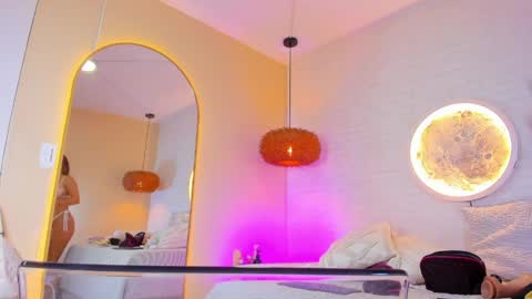 sophi_cooper29 online show from May 19, 9:21 pm