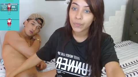 Snapshot of sophi_joshxxx chatting on November 3, 9:48 pm sophia and josh online show from November 3, 9:48 pm