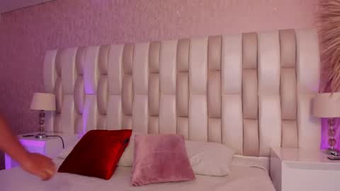 Snapshot of sophi_rae chatting on March 31, 8:42 pm Sophi Rae online show from March 31, 8:42 pm