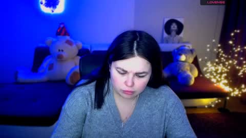 sophia__olsen online show from December 2, 6:30 am