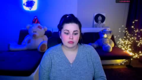 sophia__olsen online show from December 2, 9:35 am