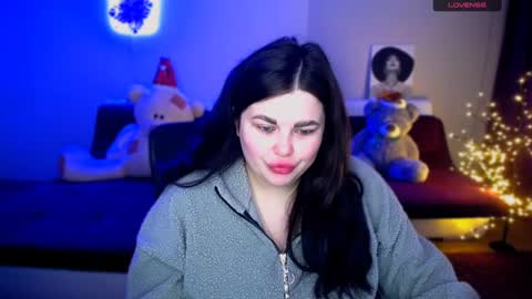 sophia__olsen online show from December 7, 7:05 am