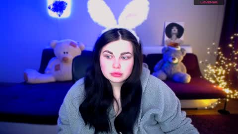 sophia__olsen online show from December 7, 10:12 am