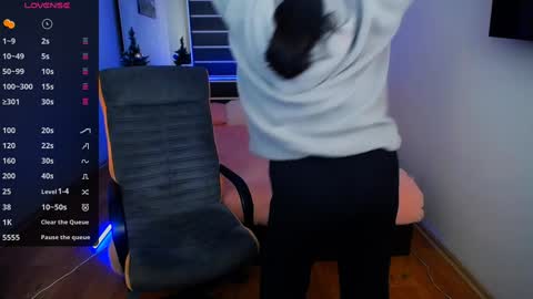 sophia__olsen online show from December 14, 10:24 am