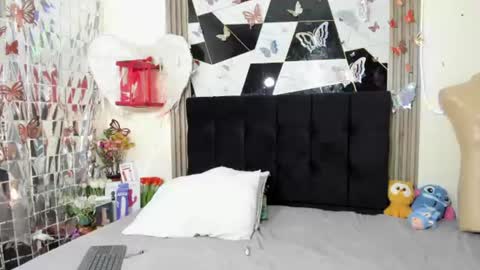 Snapshot of sophia_arevalo_ chatting on June 14, 3:19 am Sophia online show from June 14, 3:19 am