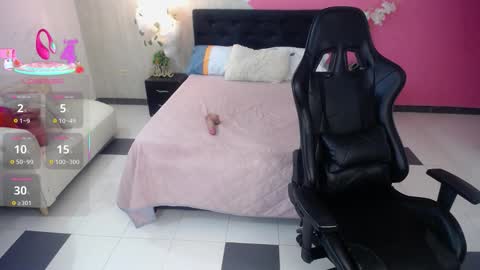 sophia_brunette21 online show from September 26, 1:04 pm