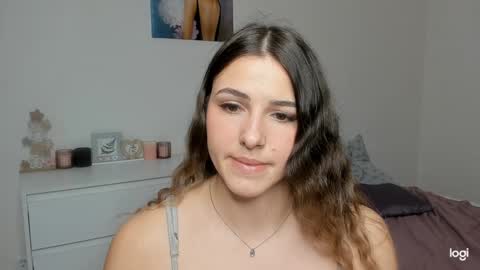 Snapshot of sophia_euphoria chatting on December 12, 6:47 am Sophia online show from December 12, 6:47 am
