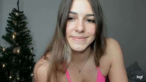 Snapshot of sophia_euphoria chatting on December 23, 8:11 am Sophia online show from December 23, 8:11 am