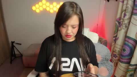 sophia_grants online show from January 10, 7:21 am