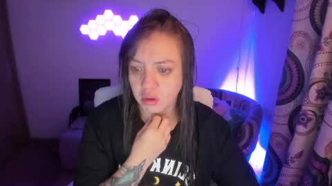 sophia_grants online show from July 9, 9:24 am