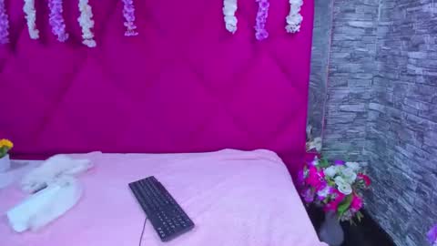 Snapshot of sophia_greey chatting on November 23, 12:49 pm sophia_greey online show from November 23, 12:49 pm