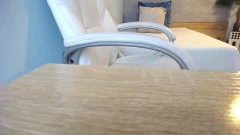 Snapshot of sophia_hadid chatting on December 31, 12:46 pm Sophia online show from December 31, 12:46 pm