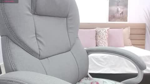 Snapshot of sophia_hadid chatting on March 14, 12:43 pm Sophia online show from March 14, 12:43 pm