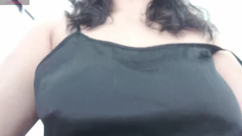 Snapshot of sophia_hadid chatting on March 21, 1:58 pm Sophia online show from March 21, 1:58 pm