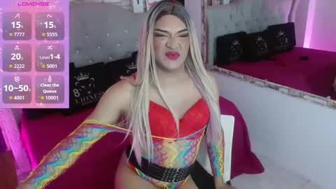 sophia_hott01 online show from December 22, 12:35 pm