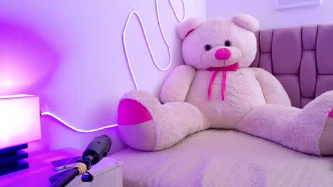 Sophia Carson online show from October 9, 5:33 pm