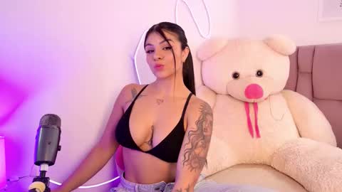 Sophia Carson online show from November 6, 7:04 pm